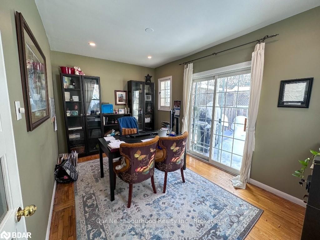 Listing Image 10