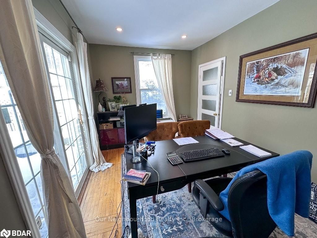 Listing Image 12