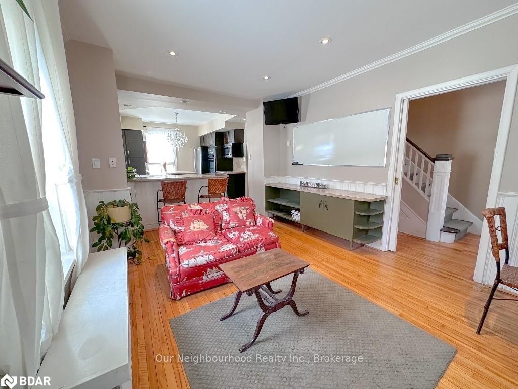 Listing Image 8