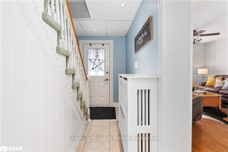 46 PARK St, Barrie, L4N 1H5 | Image 2