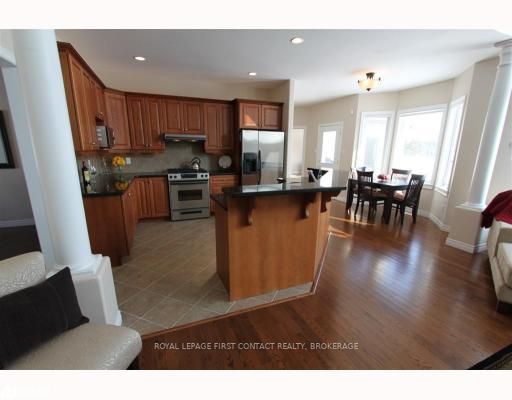 20 Basswood Circ, Oro-Medonte, L0L 2L0 | Image 3