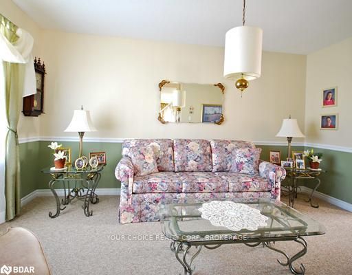 5 Claire Dr, Barrie, L4N 5X9 | Image 2