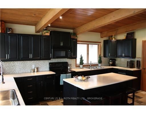 224 Mccrea Dr, Clearview, L0M 1S0 | Image 3