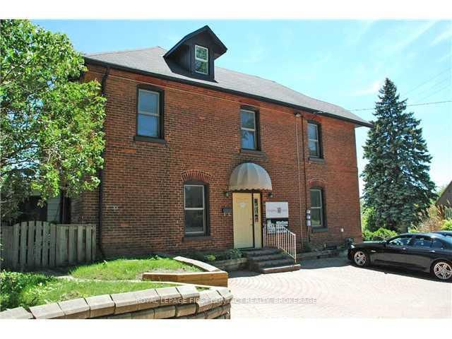 25 Berczy St, Barrie, L4M 3P6 | Image 2