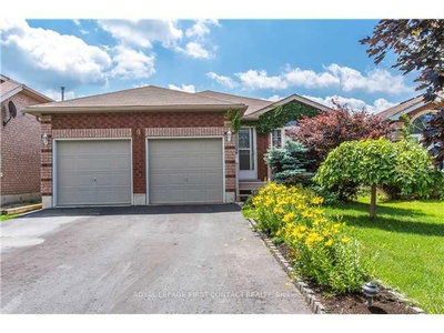 Detached House sold at 9 Monique Crescent, Barrie, Ontario, L4M 6Z3 - East Bayfield - MLS: S6264482
