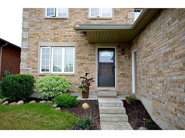 5 Claire Dr, Barrie, L4N 5X9 | Image 2