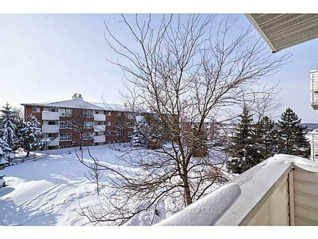 312 - 126 Bell Farm Rd, Barrie, L4M 6J3 | Image 2