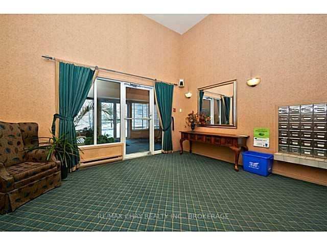 312 - 126 Bell Farm Rd, Barrie, L4M 6J3 | Image 3