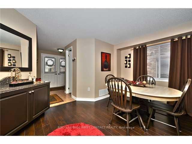 37 Majesty Blvd, Barrie, L4M 7K3 | Image 2