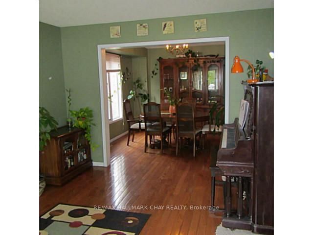 Listing Image 6