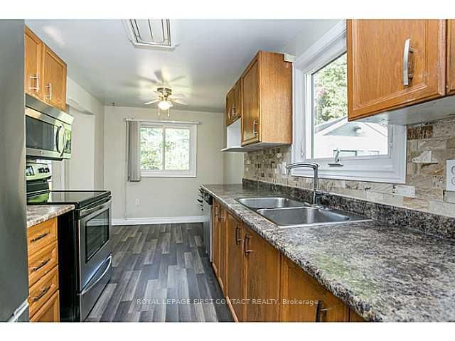 56 Shakespeare Cres, Barrie, L4N 6C1 | Image 2