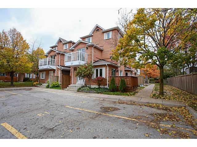 16 - 502 Essa Rd, Barrie, L4N 7L4 | Image 2