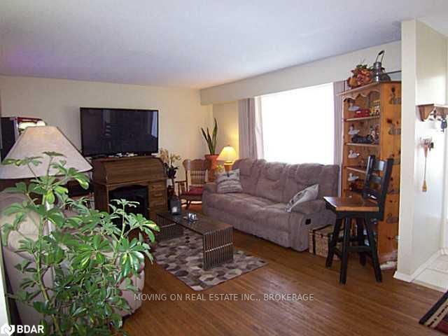 Listing Image 5