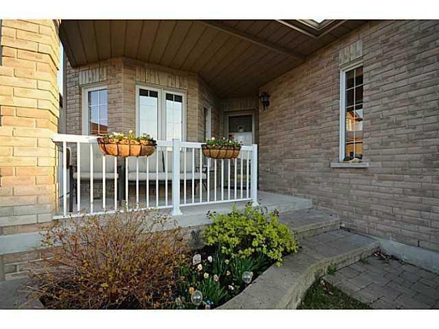 15 Surrey Dr, Barrie, L4M 0C5 | Image 2