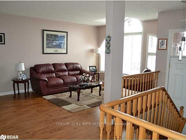 Listing Image 6