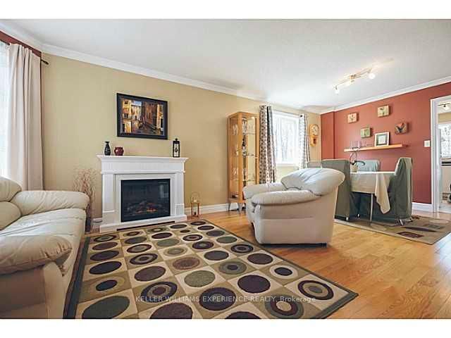 28 Shalom Way, Barrie, L4N 5X9 | Image 3