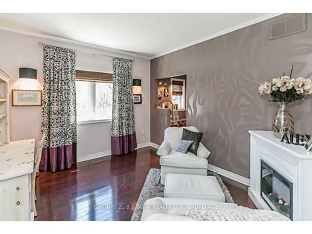 Listing Image 7