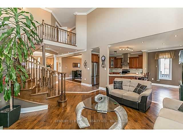 Listing Image 4