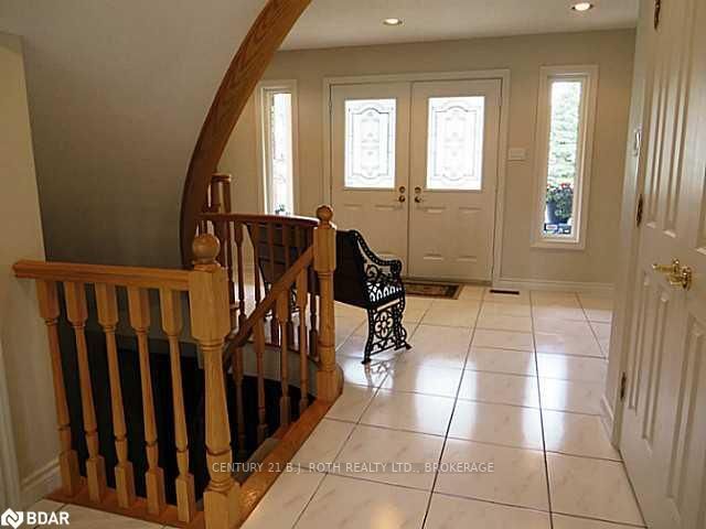 Listing Image 4