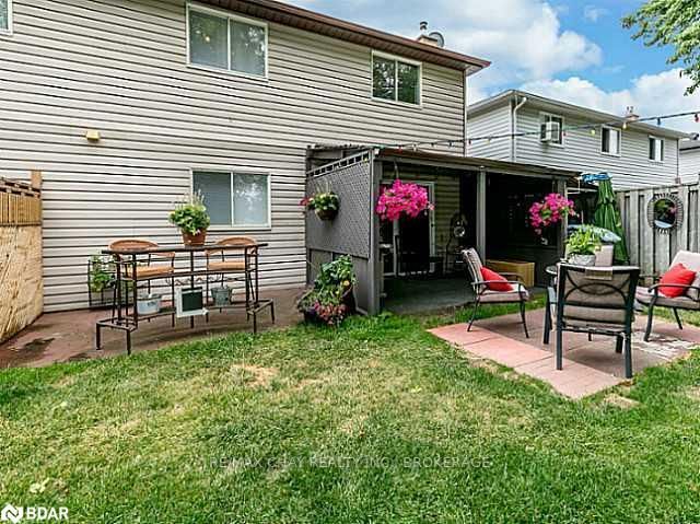 Listing Image 4