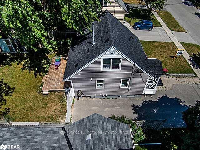 Listing Image 4