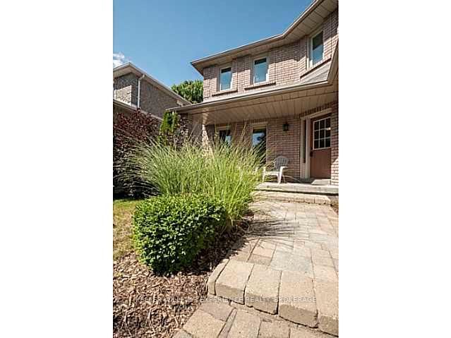97 Bishop Dr, Barrie, L4N 7P4 | Image 3