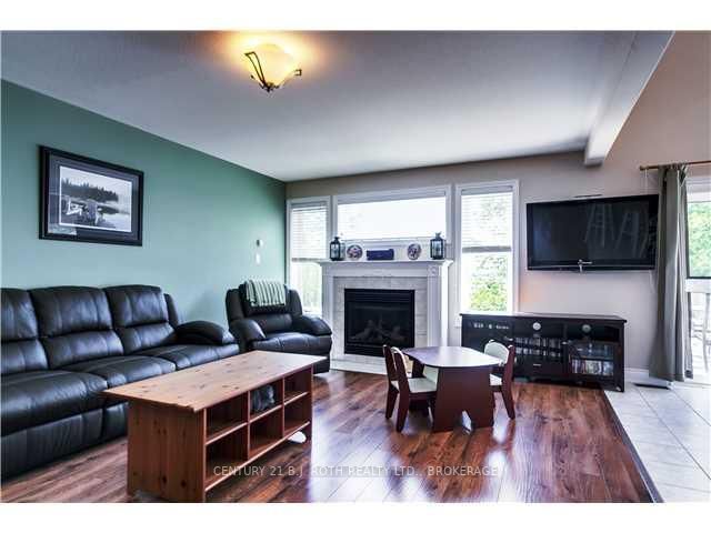 Listing Image 6