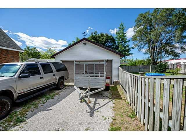 Listing Image 6