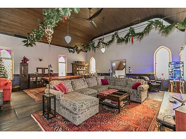 Listing Image 8