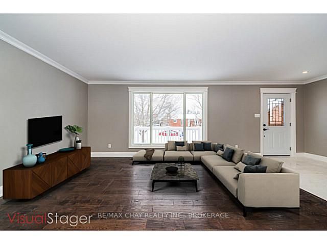 Listing Image 4