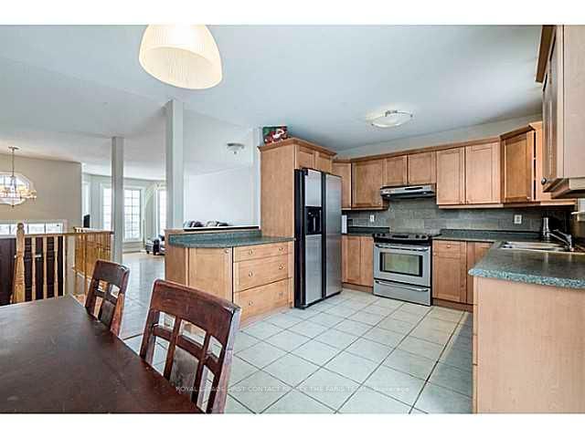 40 Kell Pl, Barrie, L4N 9K5 | Image 3