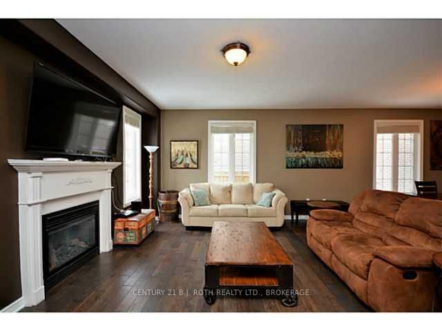 Listing Image 7