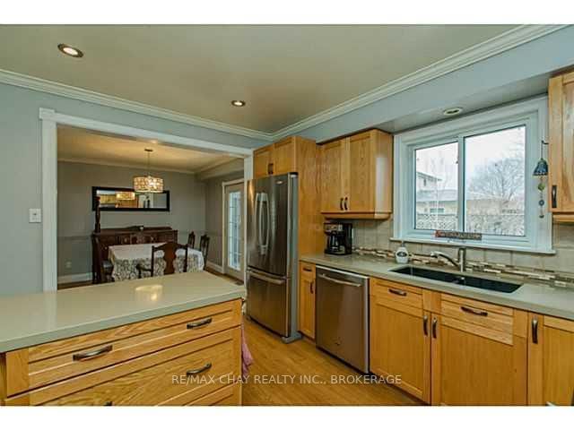 Listing Image 5