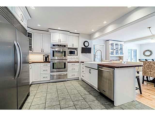 112 Lakeshore Rd W, Oro-Medonte, L0L 2E0 | Image 3