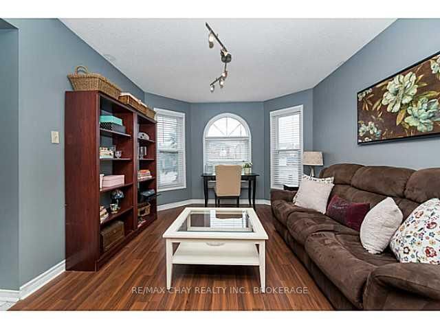 Listing Image 5