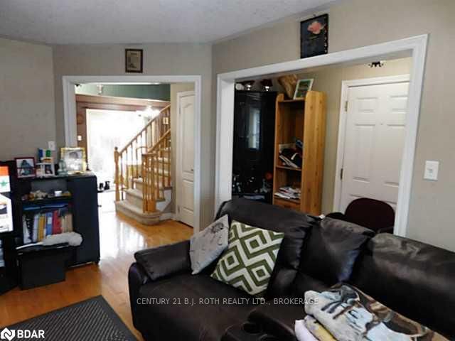 Listing Image 7