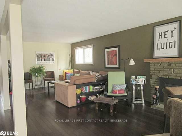 Listing Image 4