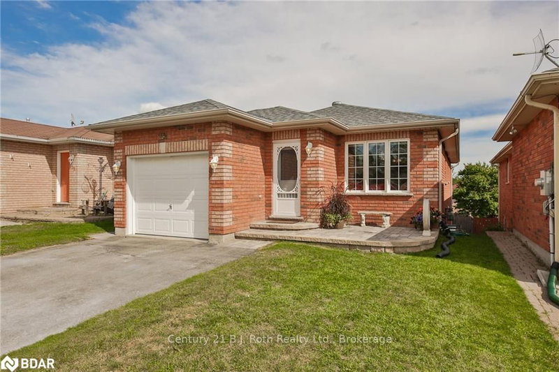 35 Butternut Dr, Barrie, L4N 0E3 | Image 2