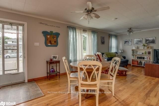 Listing Image 6