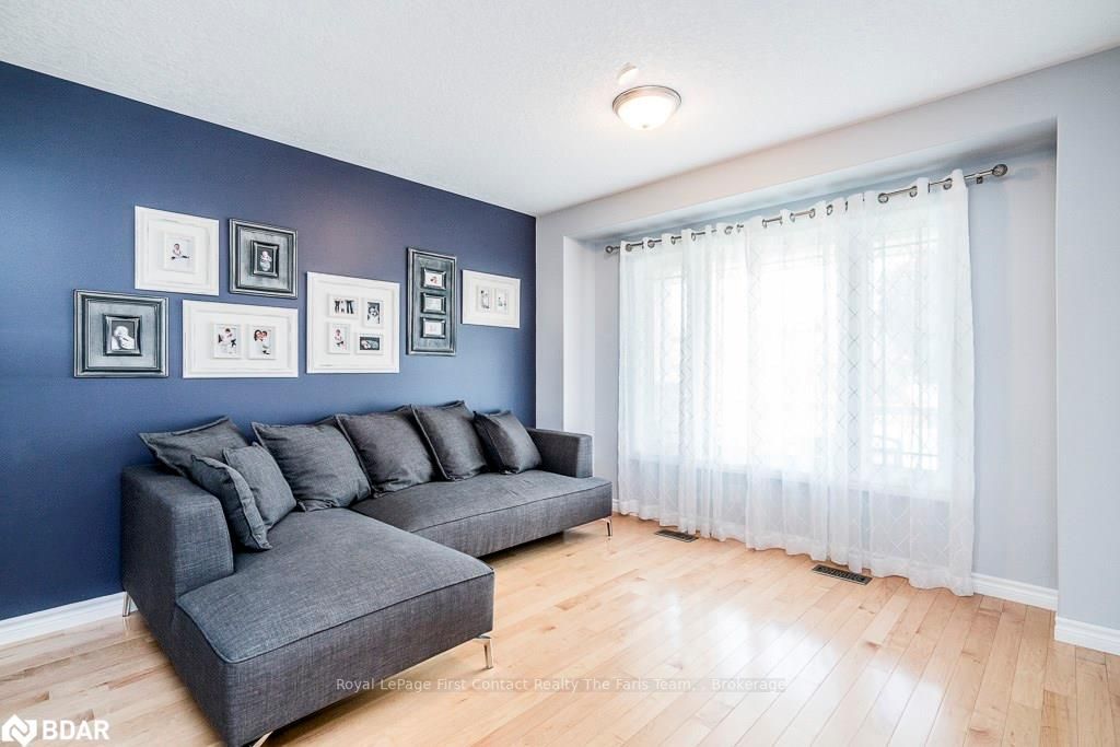 Listing Image 5