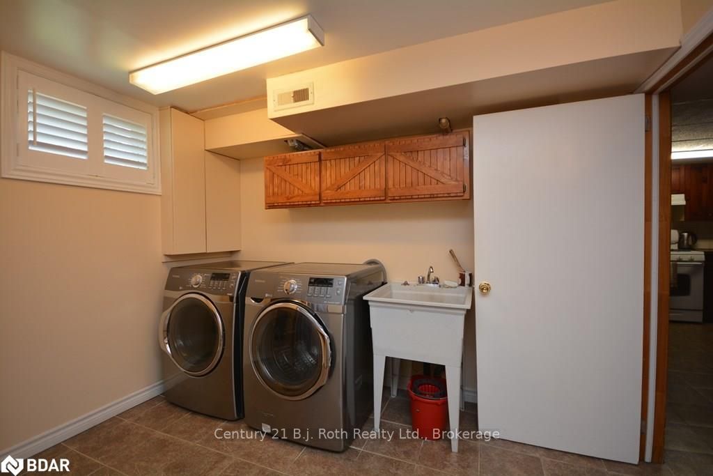 Listing Image 16