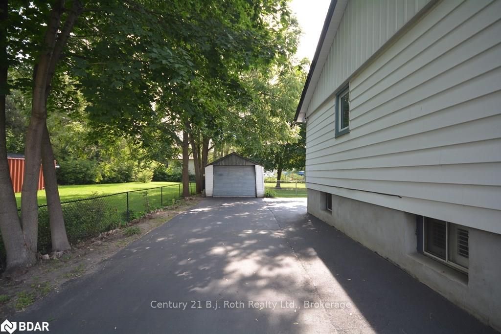 Listing Image 17