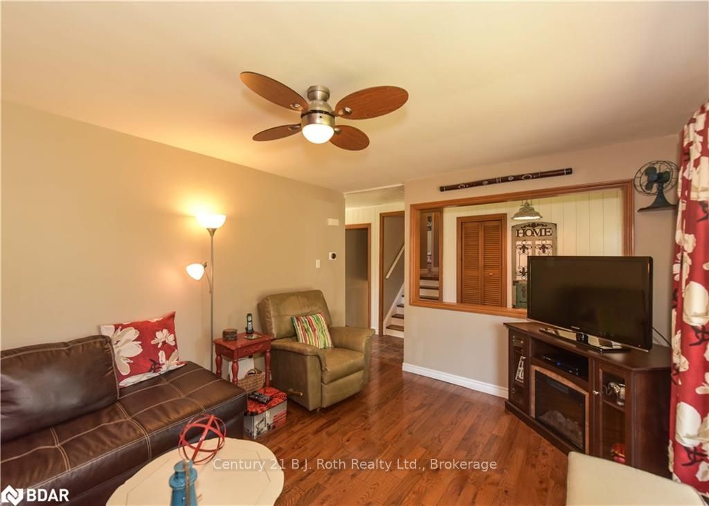 Listing Image 7