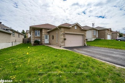 Detached House sold at 49 Hanmer Street, Barrie, Ontario, L4M 6V3 - East Bayfield - MLS: S6284834