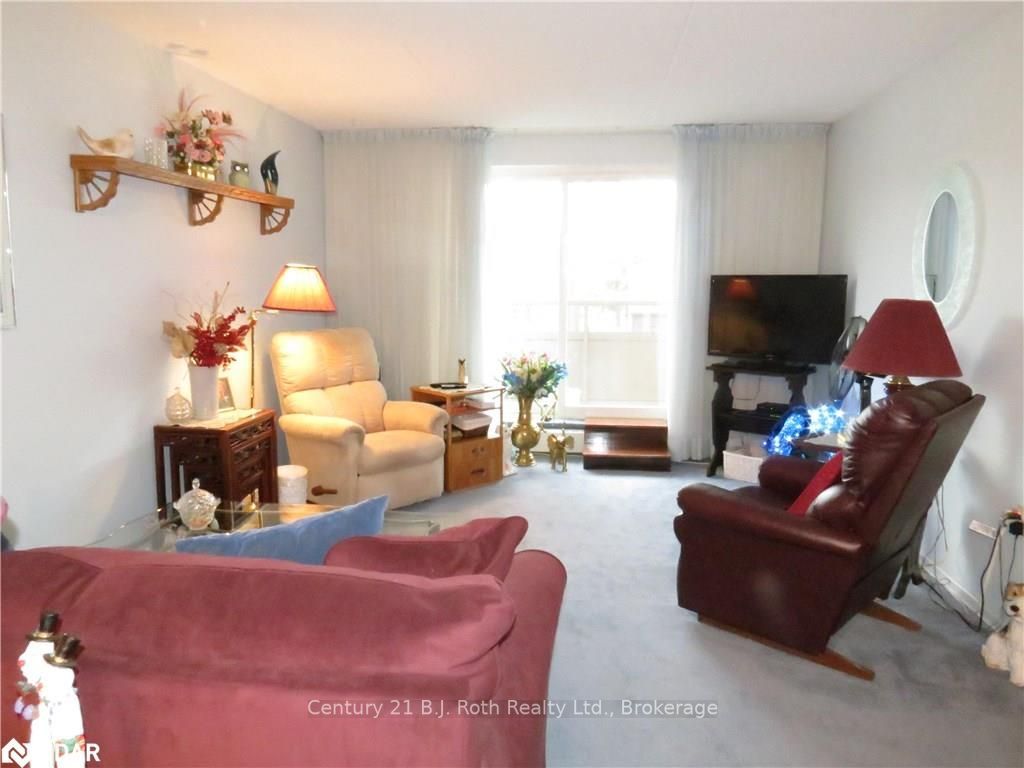 Listing Image 7