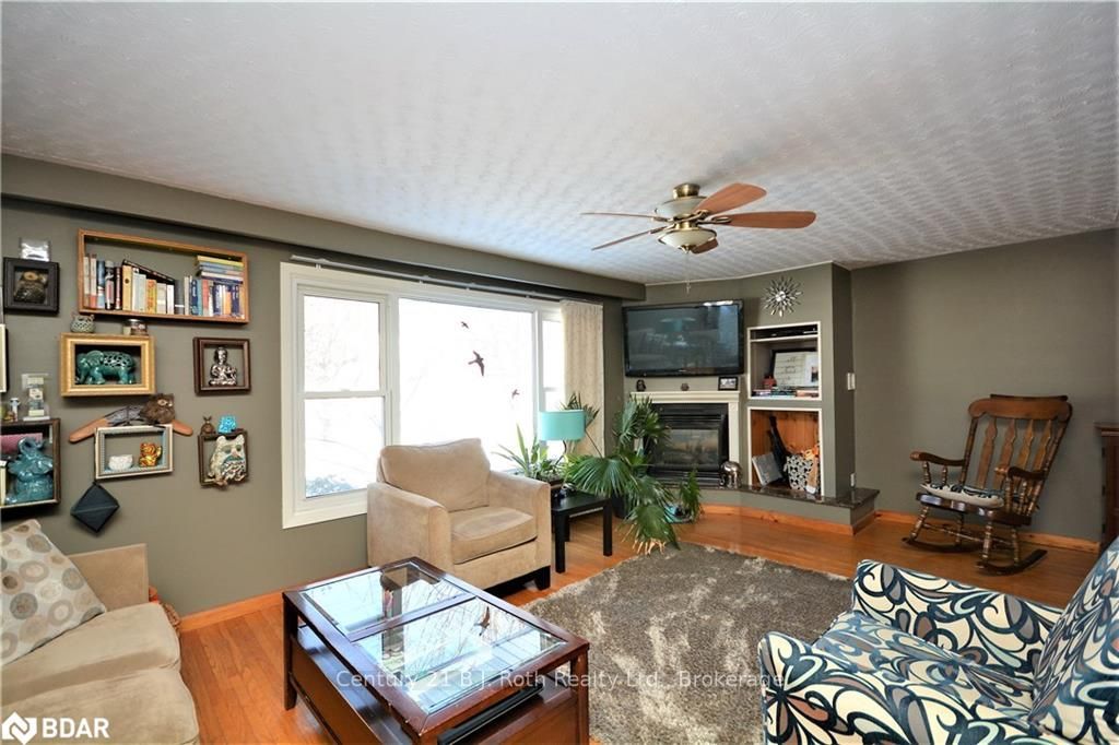 Listing Image 3