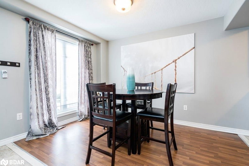 11 Silver Maple Cres, Barrie, L4N 0Y4 | Image 3