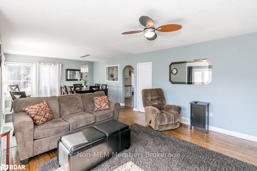 Listing Image 7