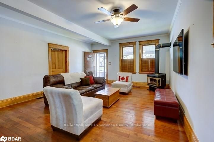 Listing Image 7