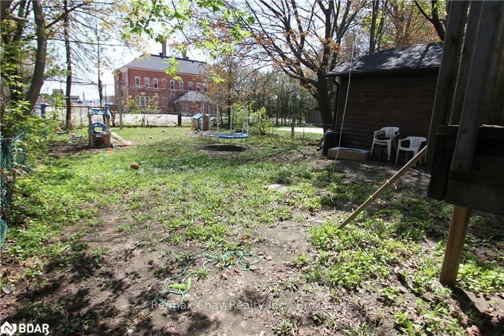 Listing photo 5